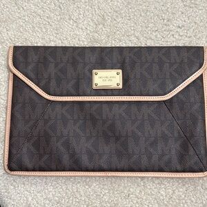 🤎 Michael Kors Laptop Case 🤎